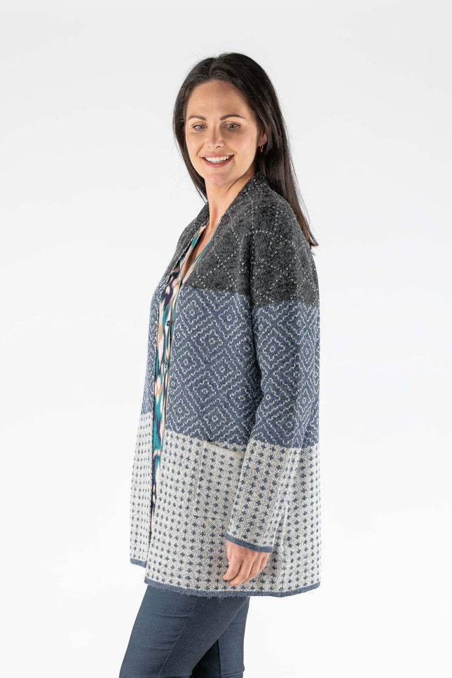 Cardigan navy tile pattern with pocket