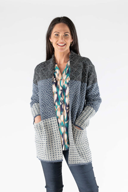 Cardigan navy tile pattern with pocket